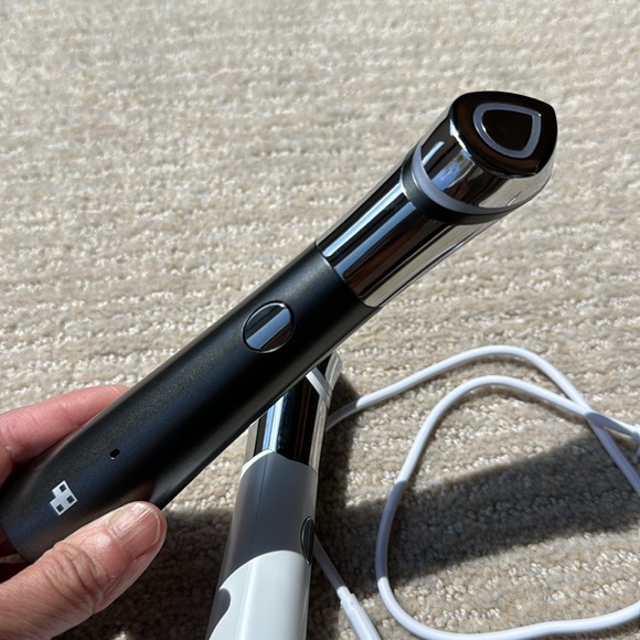 Medicube Airshot and Booster Machines Combo. Comes with one charging cable. - Picture 5 of 8